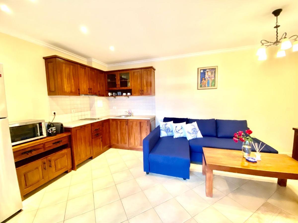 Santa Marina 2-Bedroom Apt. W/ Sea View + Terrace Созопол Екстериор снимка