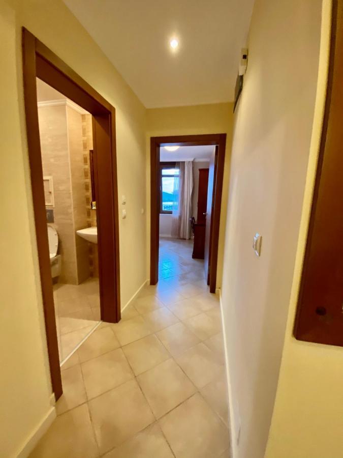 Santa Marina 2-Bedroom Apt. W/ Sea View + Terrace Созопол Екстериор снимка