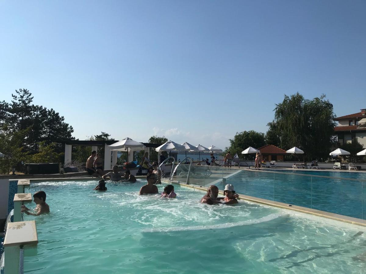 Santa Marina 2-Bedroom Apt. W/ Sea View + Terrace Созопол Екстериор снимка
